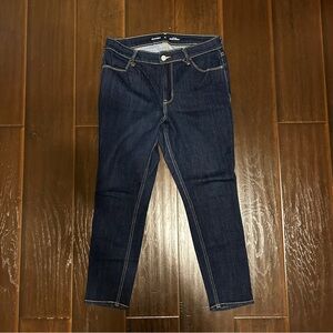 Old Navy high-rise super skinny jeans women’s size 10 petite